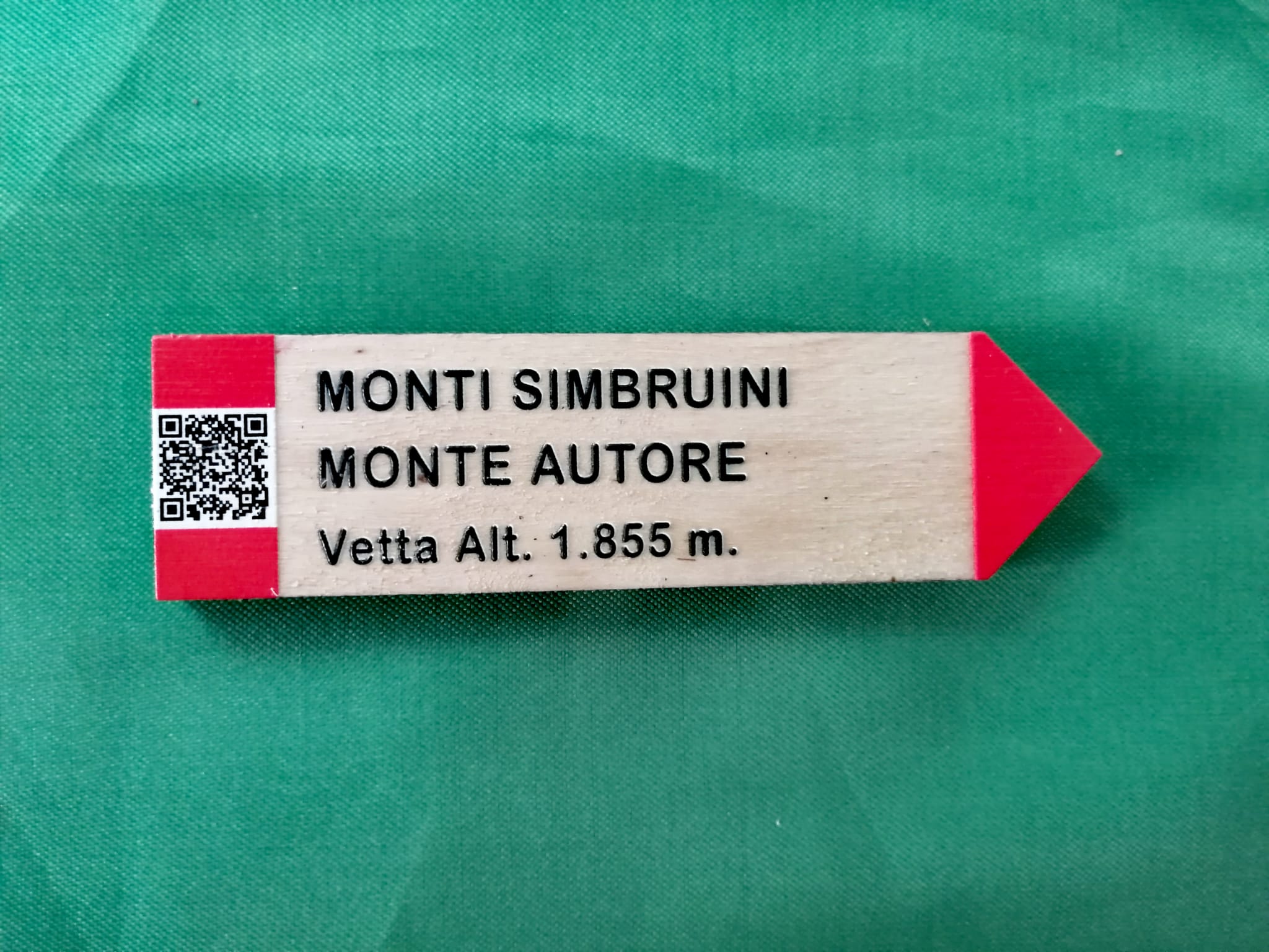 Segnale Magnetico Sentiero Monte Autore Segnale Magnetico Sentiero - Monti Simbruini - Monte Autore - Vetta Alt. 1.855 m.