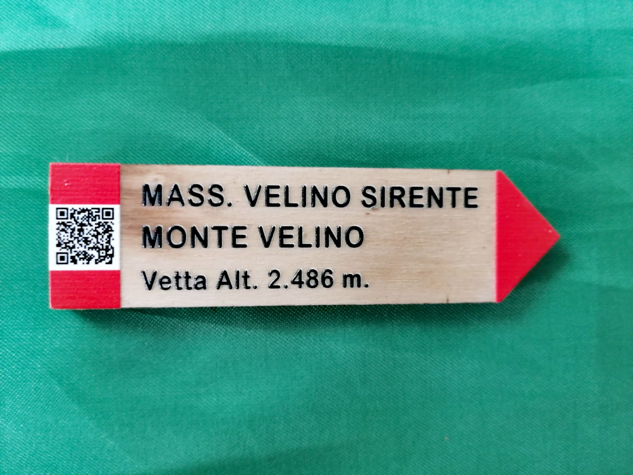 Segnale Magnetico Sentiero Monte Velino Segnale Magnetico Sentiero - Massiccio Velino Sirente - Monte Velino - Vetta Alt. 2.486 m.