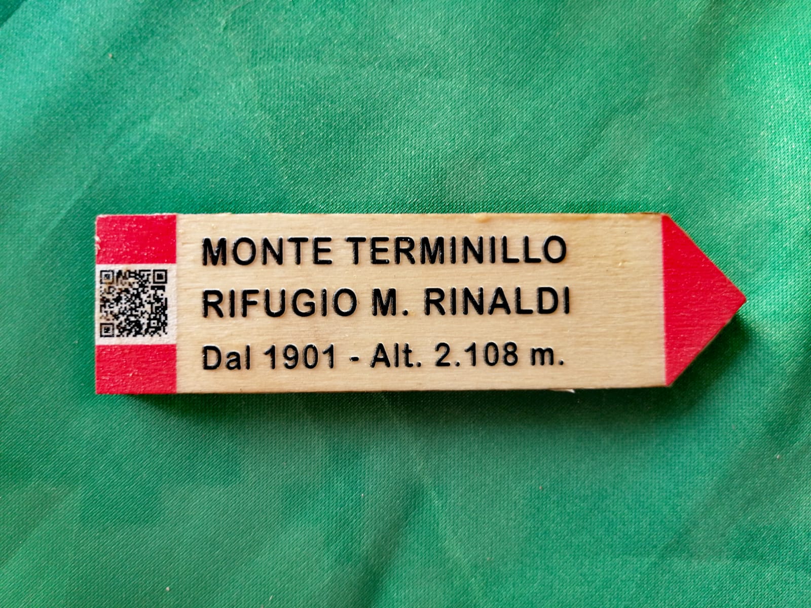 Segnale Magnetico Sentiero Rifugio M. Rinaldi Segnale Magnetico Sentiero - Monte Terminillo - Rifugio M. Rinaldi - Dal 1901 - Alt. 2.108 m.