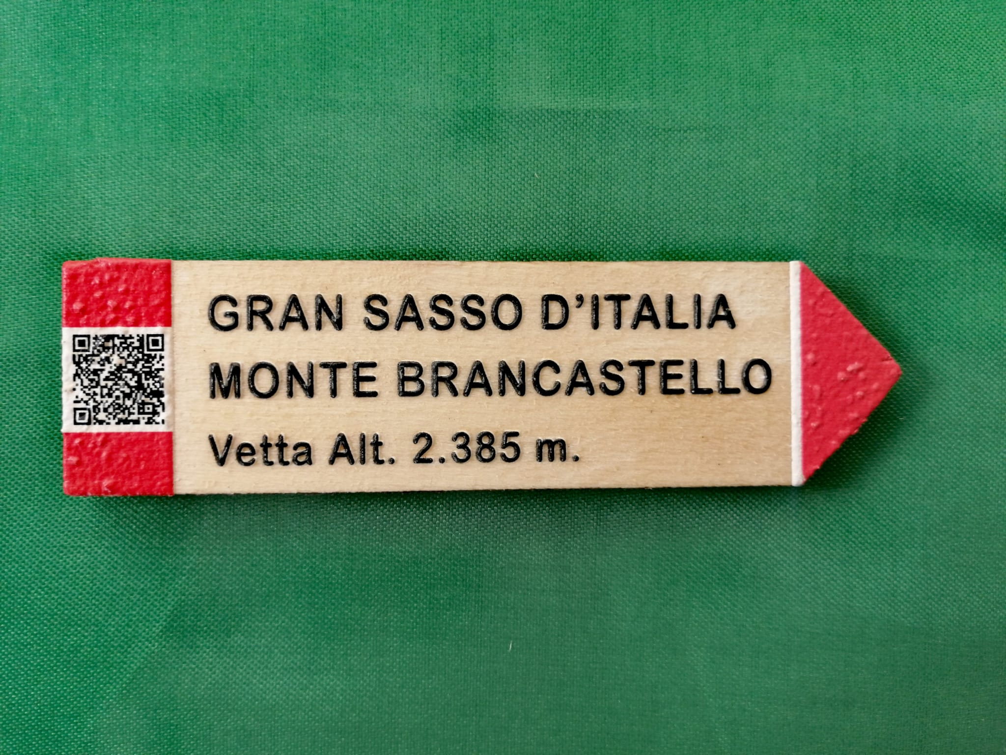 Segnale Magnetico Sentiero Monte Brancastello Segnale Magnetico Sentiero - Gran Sasso d'Italia - Monte Brancastello - Vetta Alt. 2.385 m.