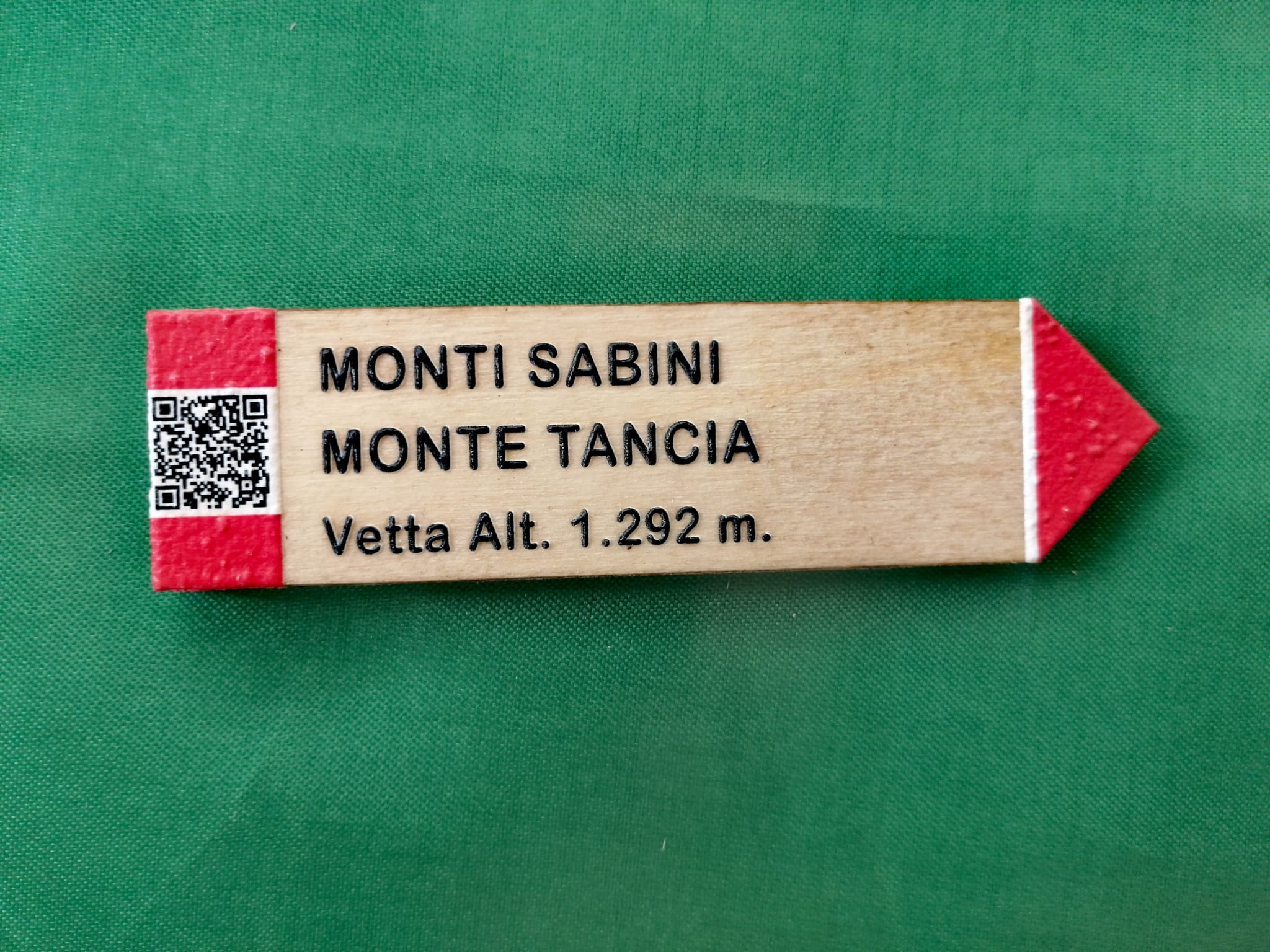 Segnale Magnetico Sentiero Monte Tancia Segnale Magnetico Sentiero - Monti Sabini - Monte Tancia - Vetta Alt. 1.292 m.